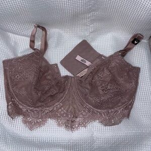 NWT Victoria’s Secret unlined bra 34DDD